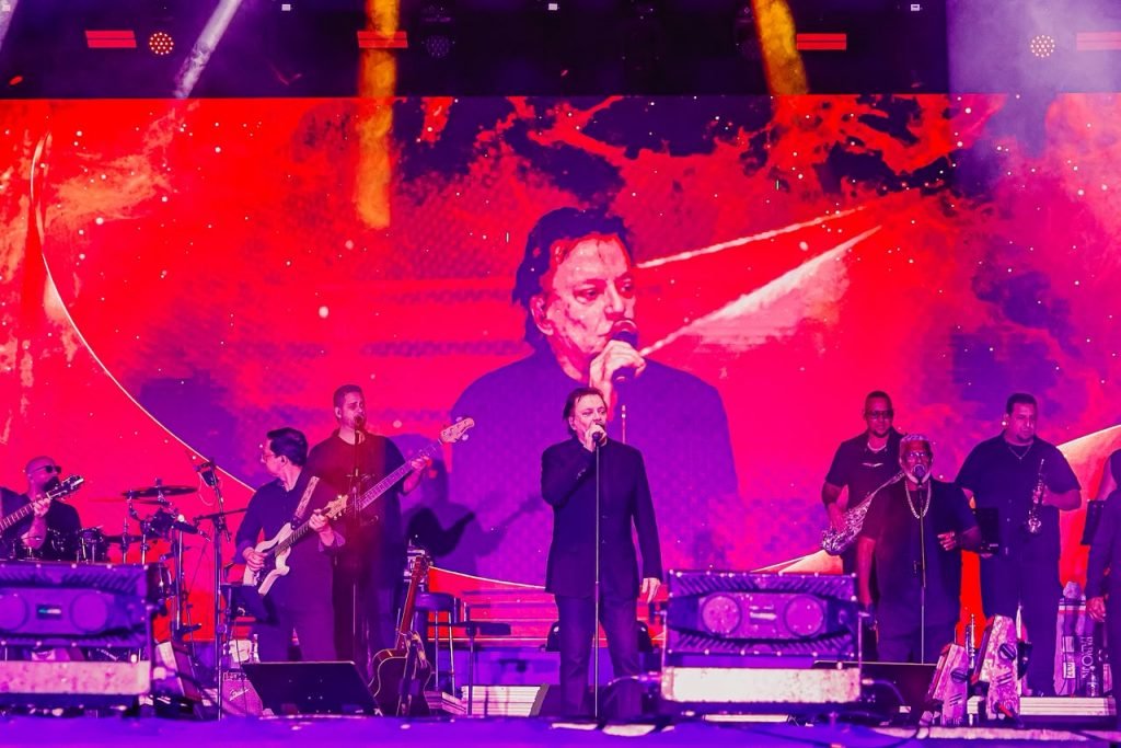 Multidão ocupa Praia de Cabo Branco e celebra os 441 anos da Capital com shows de Roupa Nova e Fábio Jr