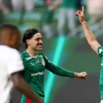 Palmeiras goleia Vasco e volta a abrir frente no Brasileirão: 4 a 1