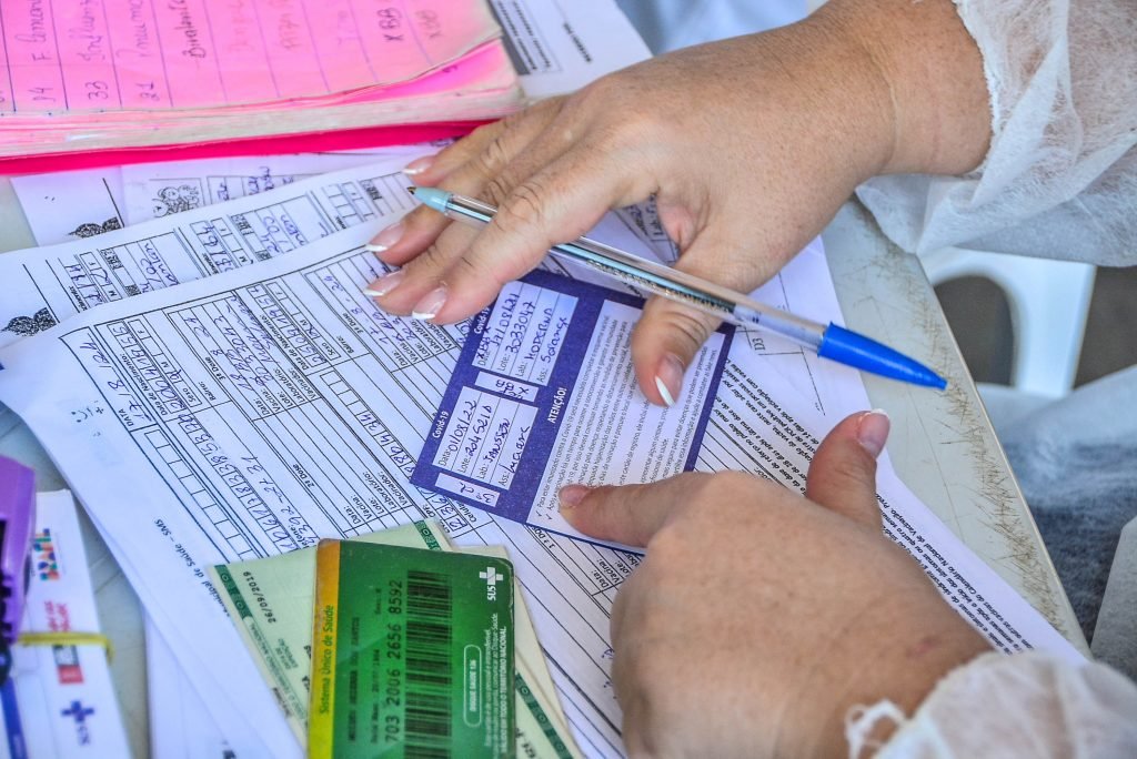 prefeitura orienta populacao a conferir e atualizar a caderneta de vacinacao