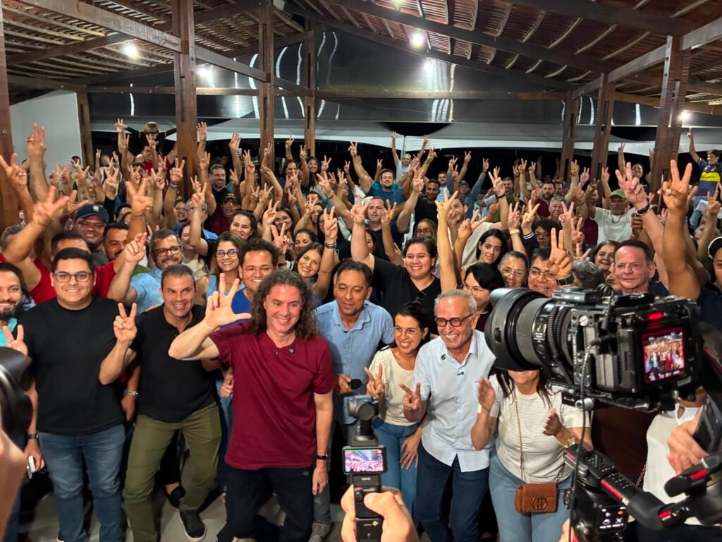 Veneziano participa de reunião com Cícero e Fábio Ramalho e afirma: “não estamos comprando consciências, mas mostrando trabalho 12 rascunho automatico 13