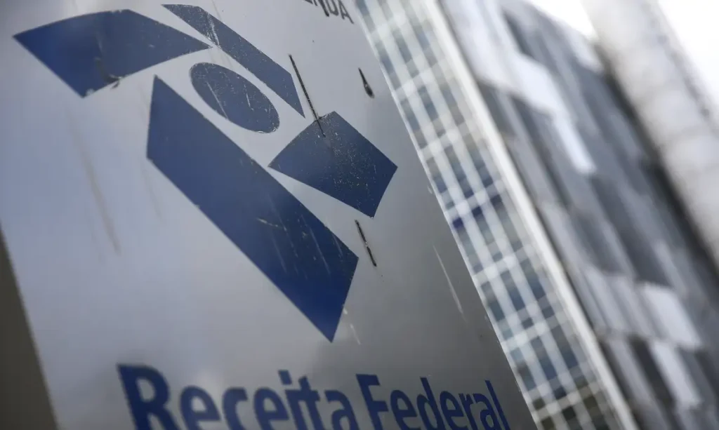 receita paga nesta segunda ultimo lote de restituicao do ir 2026