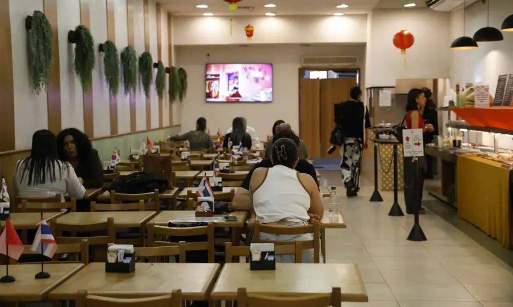 servicos ocuparam 159 milhoes e pagaram media de 22 minimos em 2024