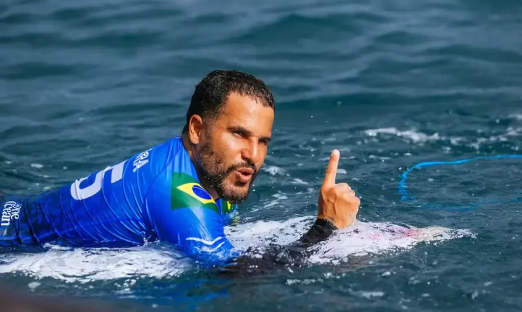 WSL: Ítalo Ferreira domina tubos em Teahupo’o e avança às semifinais 3 wsl italo ferreira domina tubos em teahupoo e avanca as semifinais