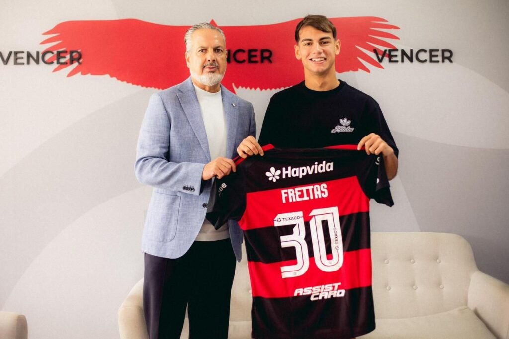 Argentino de 19 anos é o novo reforço do Flamengo 1 argentino de 19 anos e o novo reforco do flamengo