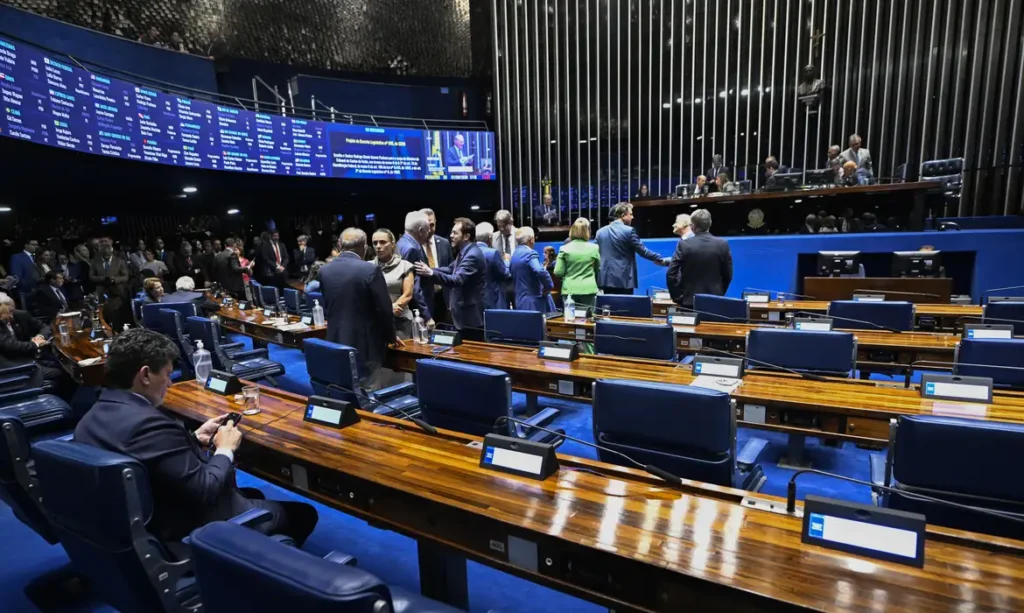 Aziz articula rito especial para levar PEC da escala 6x1 ao plenário 5 aziz articula rito especial para levar pec da escala 6x1 ao plenario