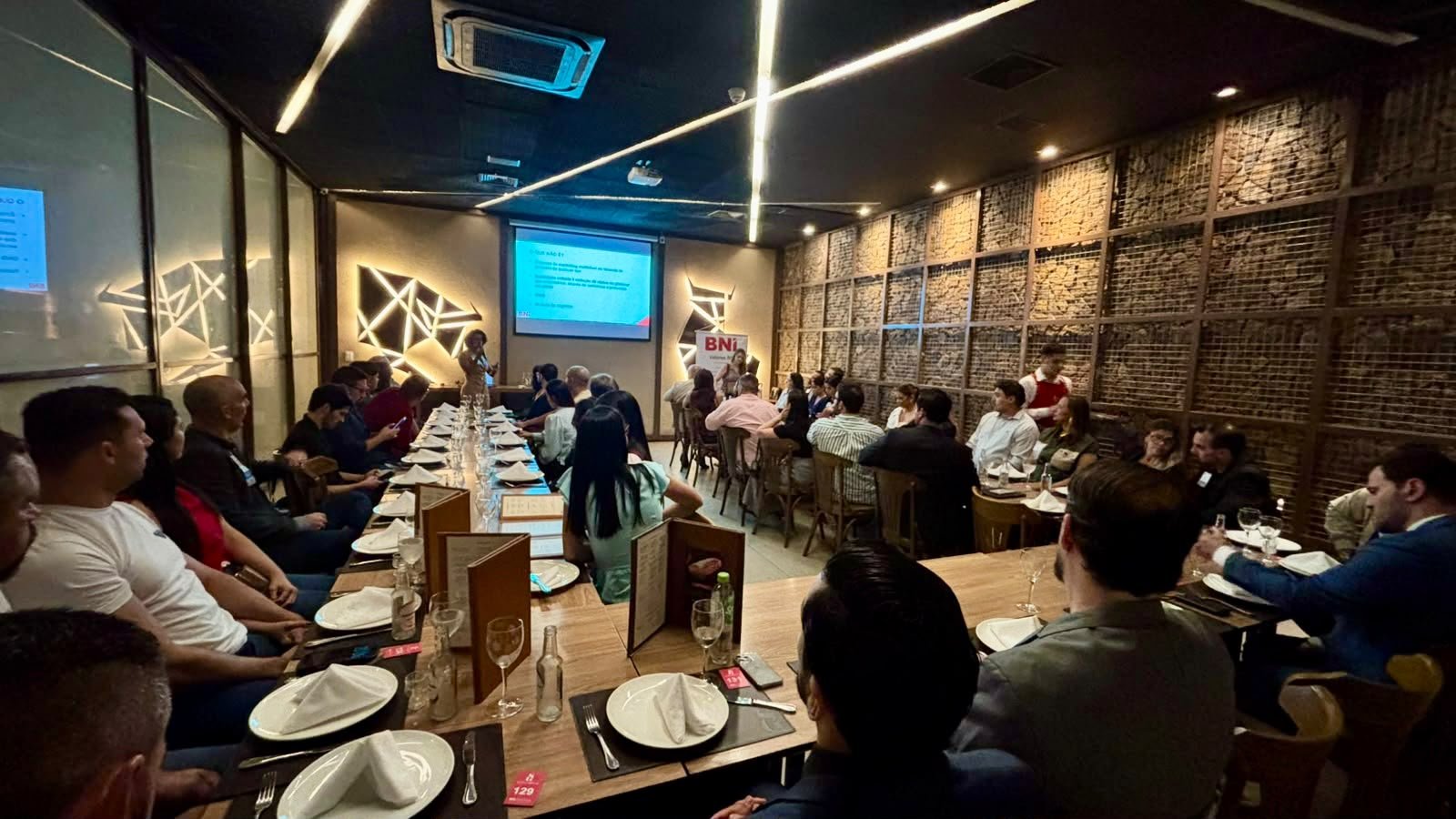 BNI amplia oportunidades de negócios com 1ª equipe no horário do almoço em JP