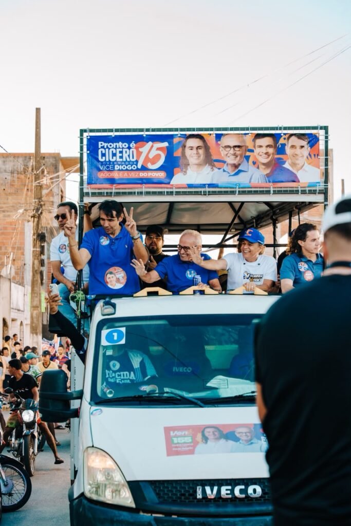 caravana 15 leva multidoes e reforca compromisso com o futuro da paraiba em maratona pelo agreste 67