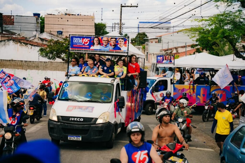 cicero diogo romero veneziano dr jhony e pedro reunem forcas em grande carreata por campina grande 3