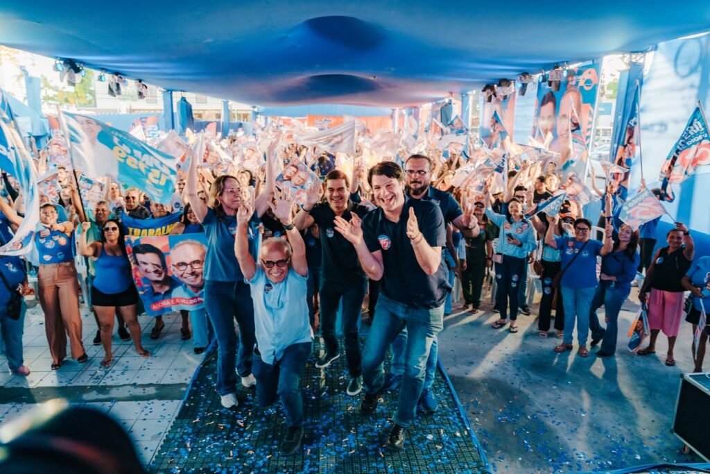 cicero mobiliza multidoes na capital e diz que chega a ultima semana do primeiro turno com energia e objetivos fortalecidos 2