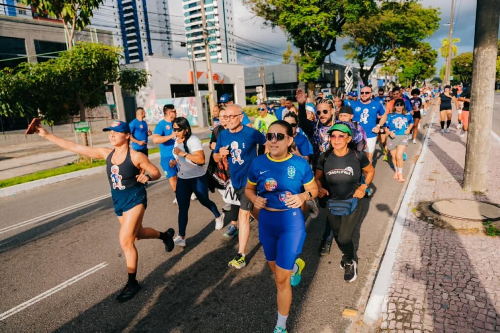 cicero puxa multidao em correata pelas ruas de joao pessoa e firma compromissos com esporte de alto rendimento 3