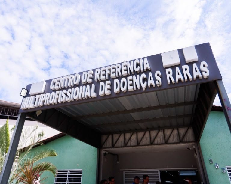 em visita ao centro de doencas raras leo bezerra destaca pioneirismo em exames de sequenciamento genetico 2