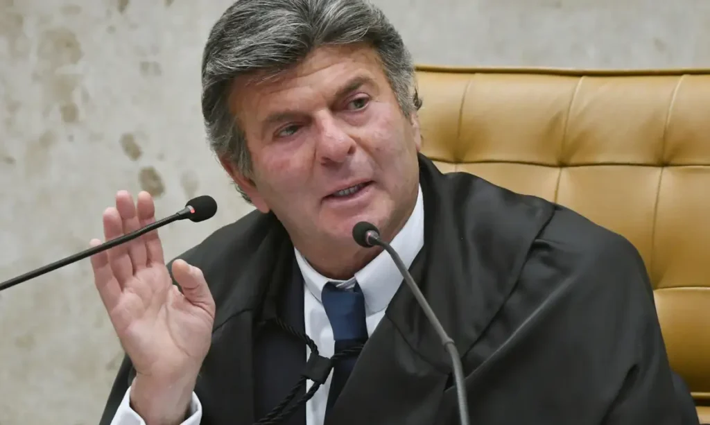 fux suspende decisao de dino que restabelecia posts de nossa senhora