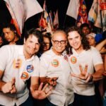 Multidão acompanha Cícero na Caminhada das Mulheres e candidato se compromete com políticas de saúde, segurança e geração de renda para o público feminino