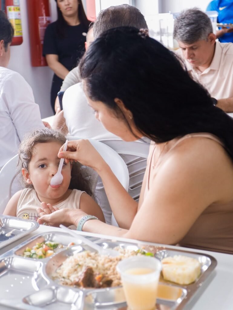 seguranca alimentar leo bezerra entrega nova cozinha comunitaria do alto do mateus e anuncia restaurante popular no valentina 12