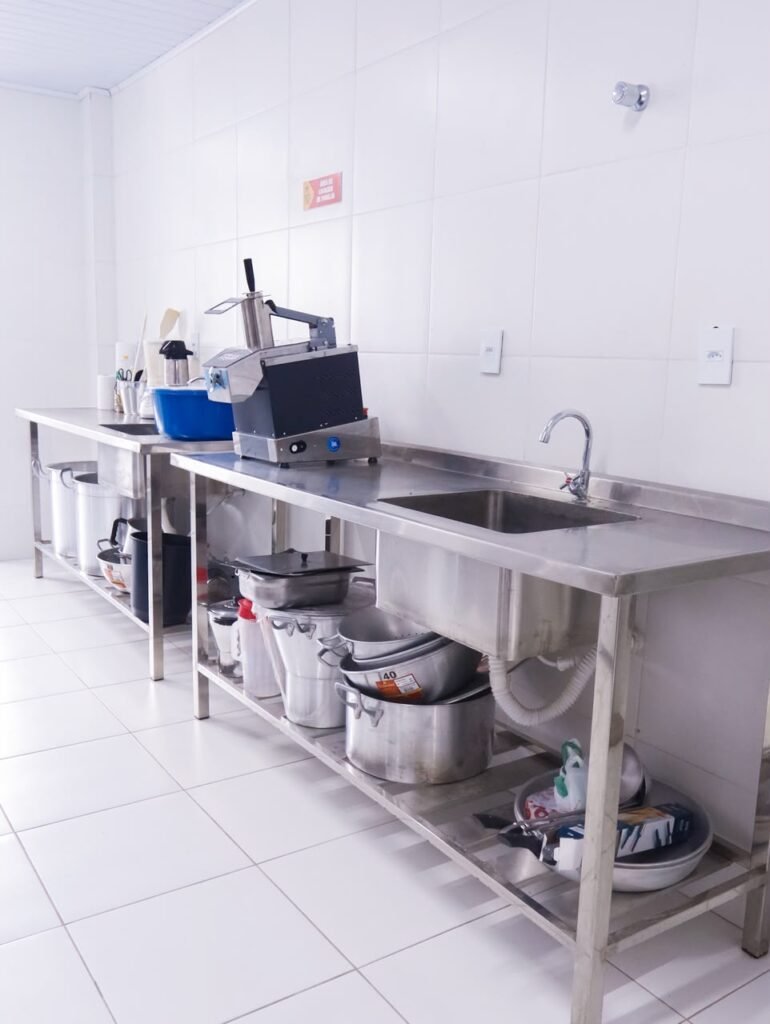 seguranca alimentar leo bezerra entrega nova cozinha comunitaria do alto do mateus e anuncia restaurante popular no valentina 7
