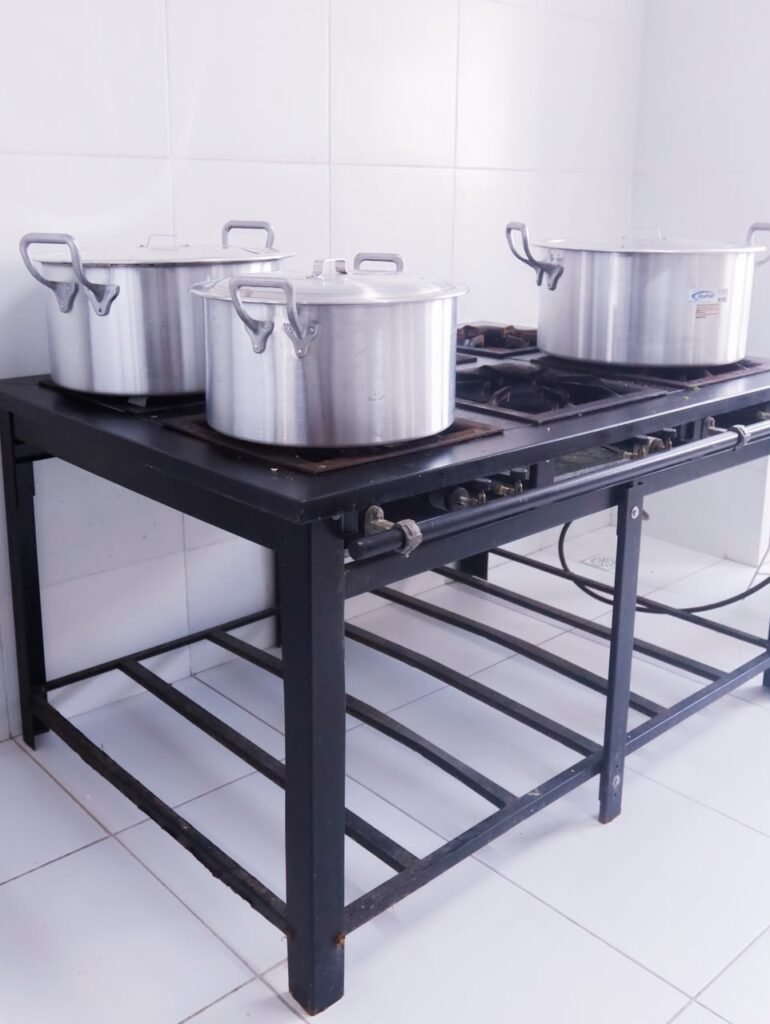 seguranca alimentar leo bezerra entrega nova cozinha comunitaria do alto do mateus e anuncia restaurante popular no valentina 9
