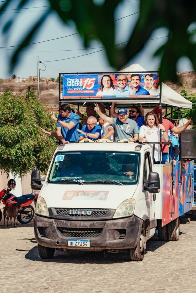 serra de teixeira vira uma onda azul e cicero fortalece projeto de mudanca na paraiba 10