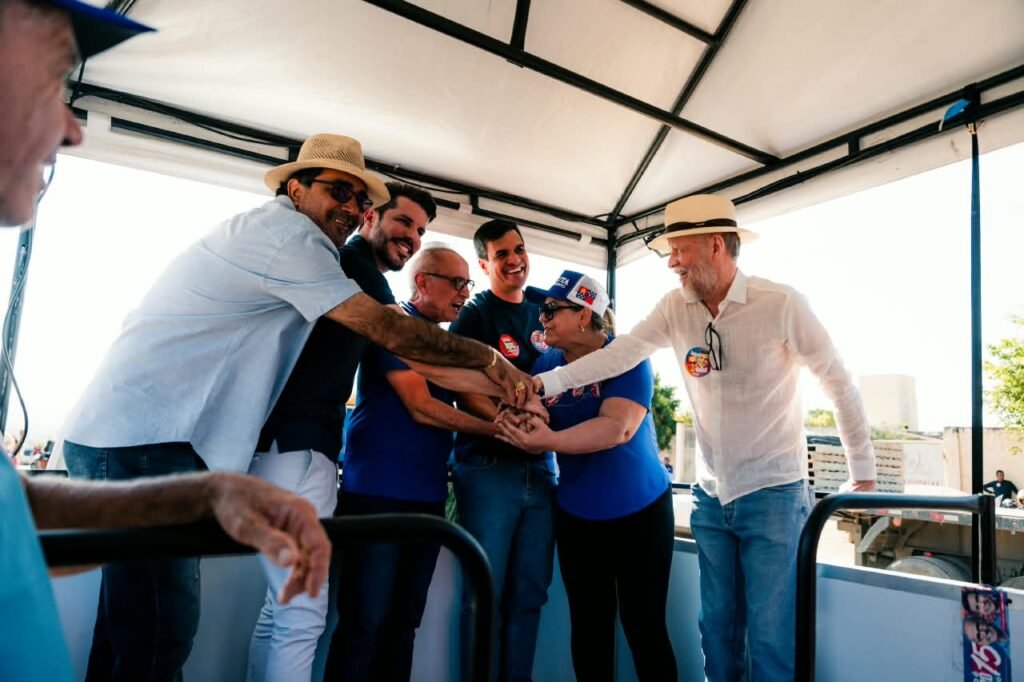 serra de teixeira vira uma onda azul e cicero fortalece projeto de mudanca na paraiba 13