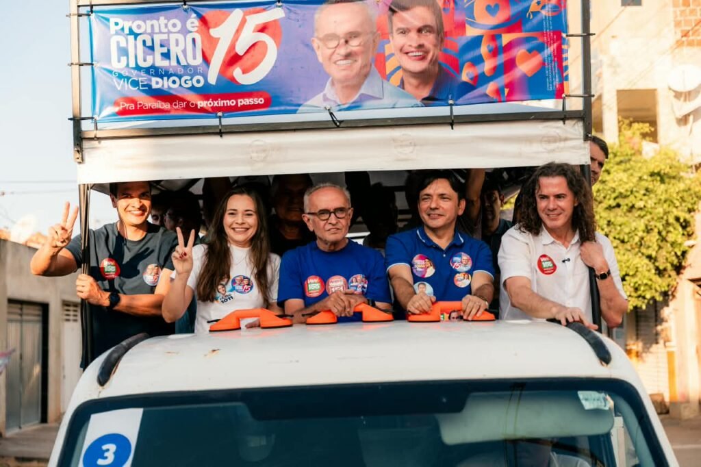 serra de teixeira vira uma onda azul e cicero fortalece projeto de mudanca na paraiba 22