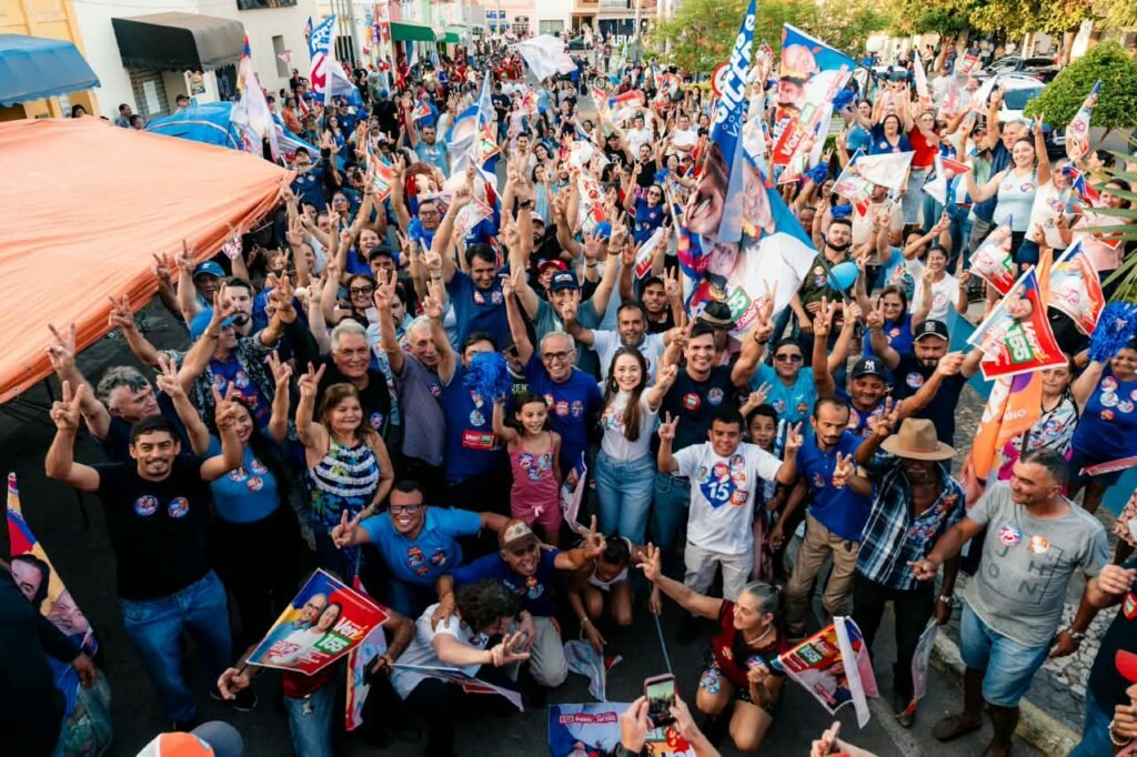serra de teixeira vira uma onda azul e cicero fortalece projeto de mudanca na paraiba 23