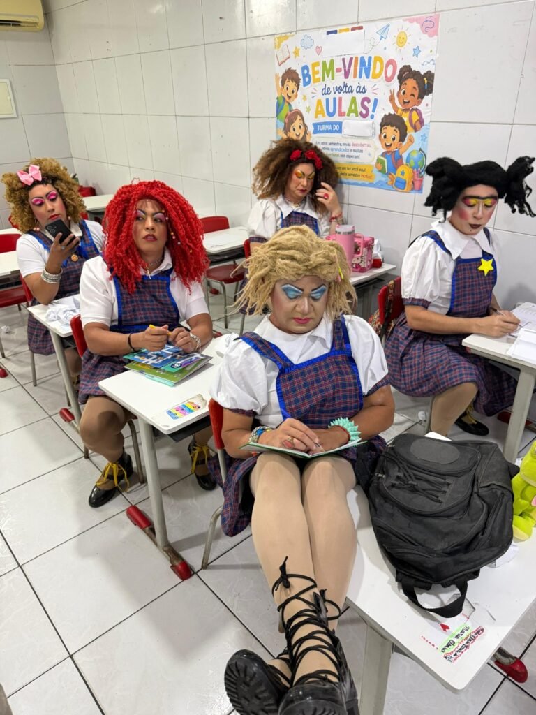 uma sala de aula bem diferente chega nos 12 e 13 de setembro as 20h no teatro paulo pontes com pastoril profano com a prova final 2