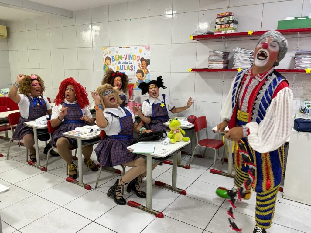 uma sala de aula bem diferente chega nos 12 e 13 de setembro as 20h no teatro paulo pontes com pastoril profano com a prova final 4