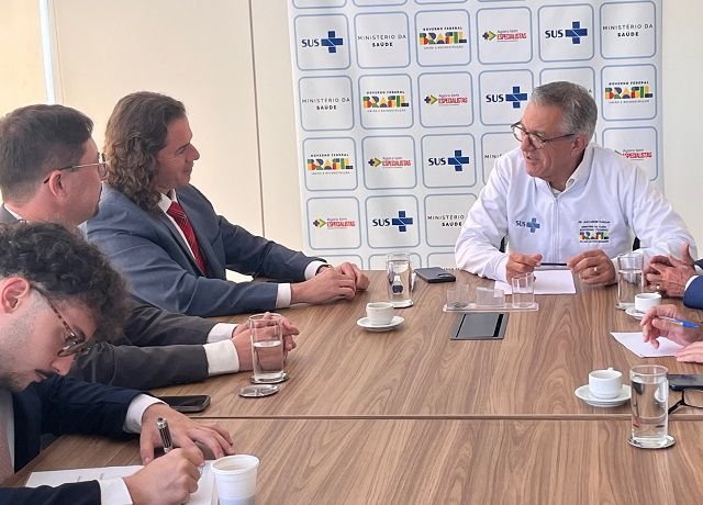 Veneziano consegue carretas do programa “Agora tem Especialistas” para Cabedelo, Catolé do Rocha e Massaranduba