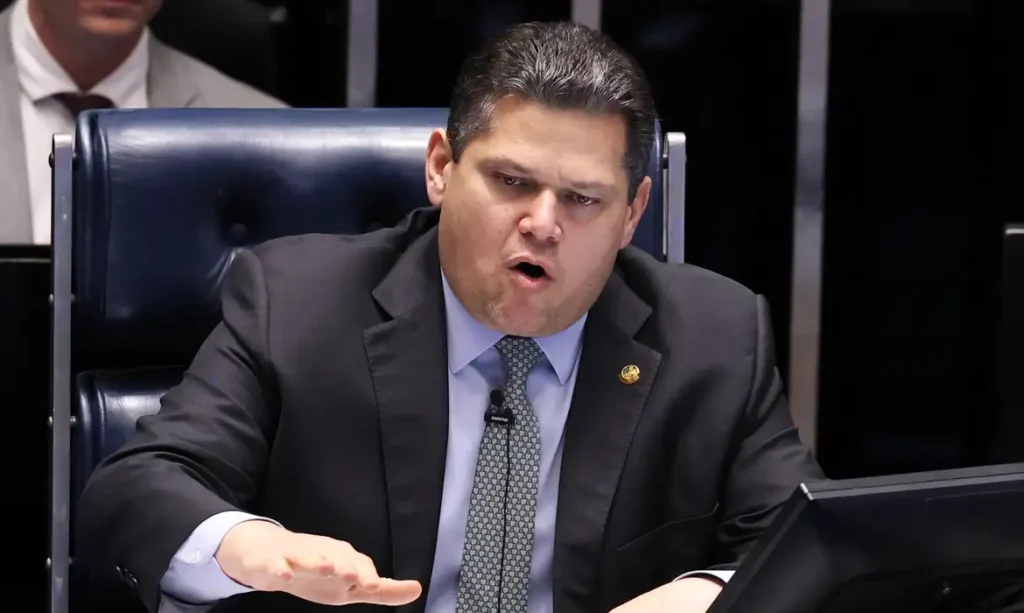 Alcolumbre vai promulgar fim da escala 6x1 nesta sexta 19 alcolumbre vai promulgar fim da escala 6x1 nesta sexta