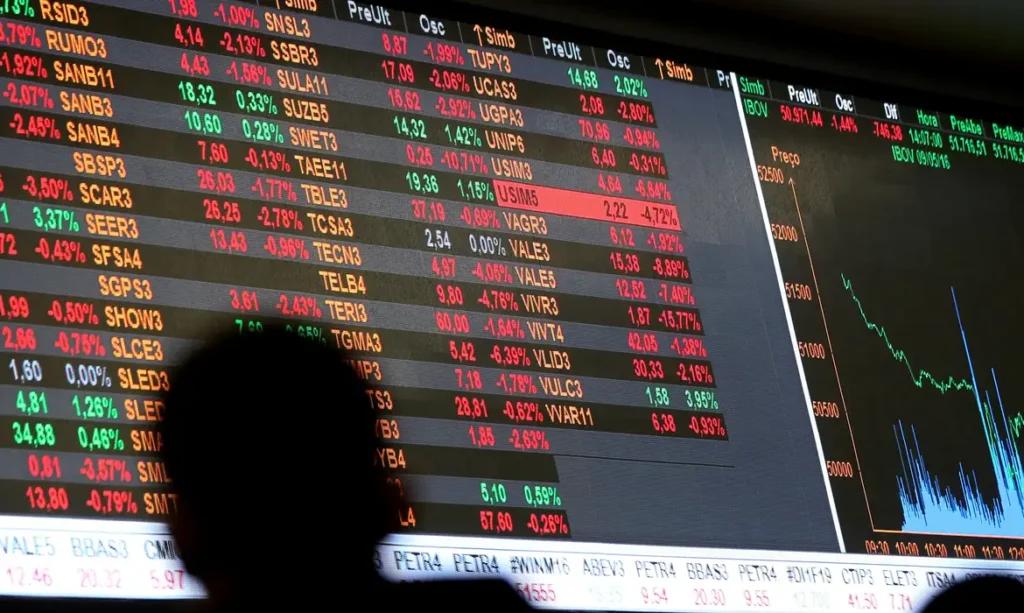 Dólar cai a R$ 5, e bolsa sobe quase 8% após primeiro turno 16 dolar cai a r 5 e bolsa sobe quase 8 apos primeiro turno