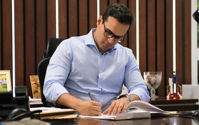 Governador Lucas Ribeiro assina novo Refis para facilitar regularização de débitos fiscais na Paraíba 1 governador lucas ribeiro assina novo refis para facilitar regularizacao de debitos fiscais na paraiba
