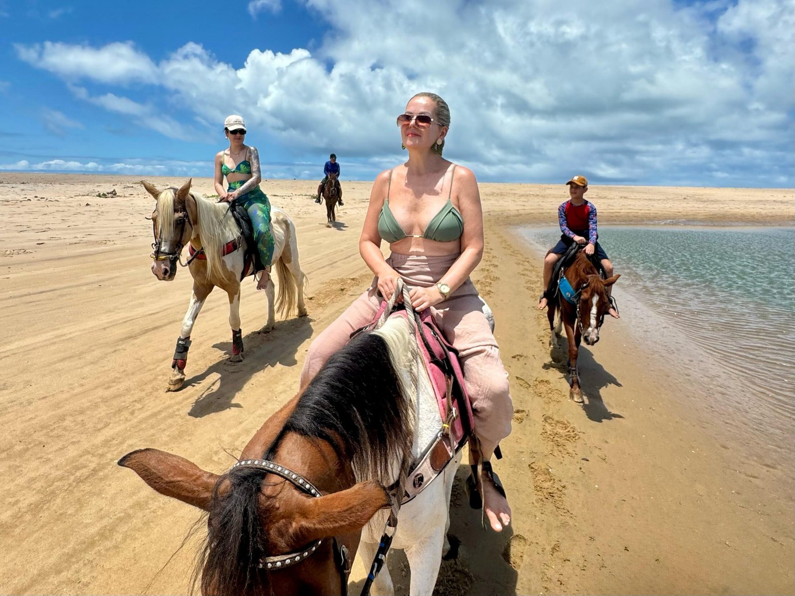 Litoral Sul da Paraíba ganha nova experiência de turismo com passeios a cavalo na praia 15 litoral sul da paraiba ganha nova experiencia de turismo com passeios a cavalo na praia 2 scaled