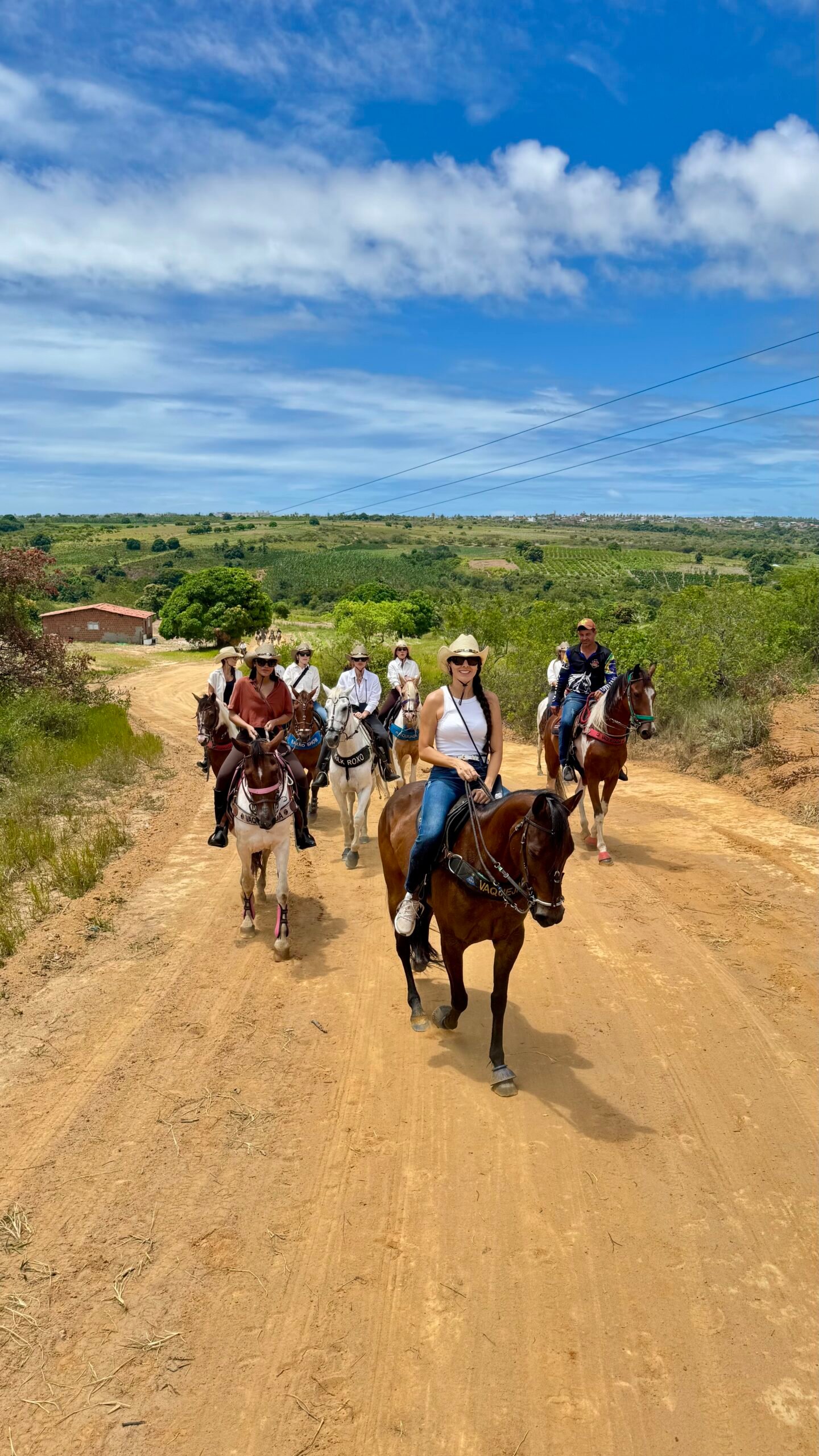 Litoral Sul da Paraíba ganha nova experiência de turismo com passeios a cavalo na praia