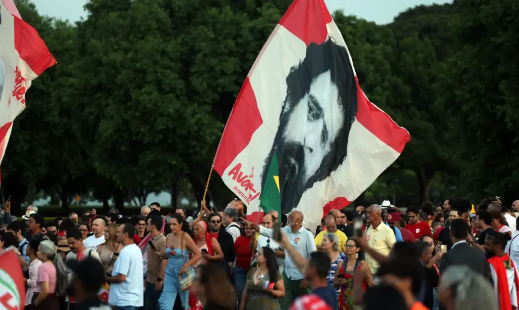 lula e eleitores idosos se emocionam em festa de aniversario