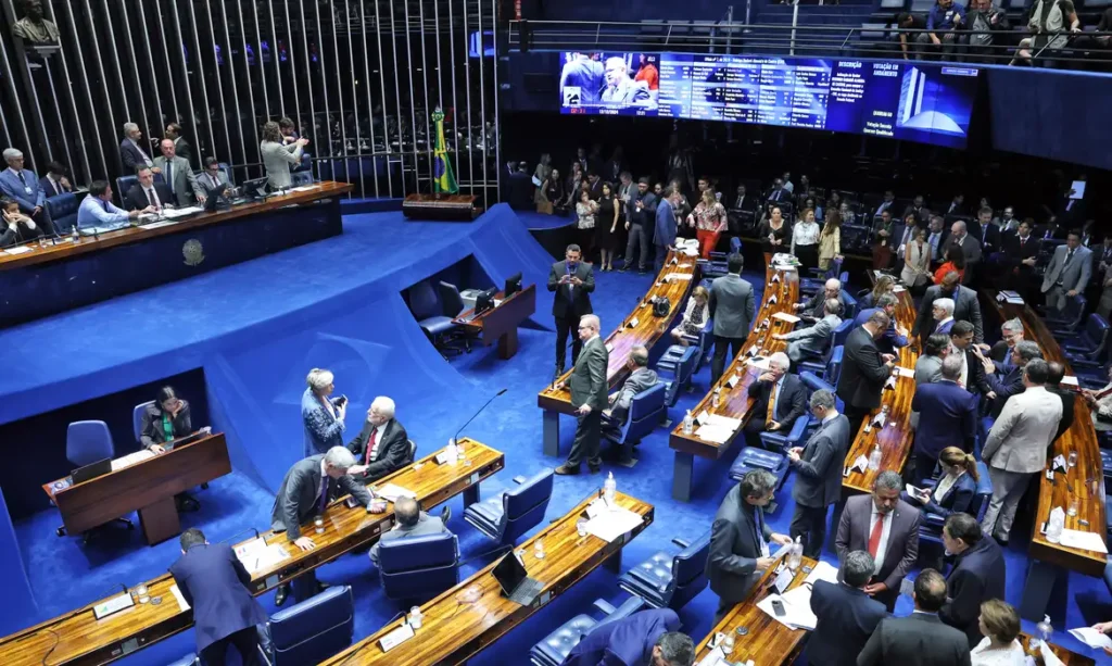 pl elege 19 senadores e soma 28 mdb conquista sete vagas e pt seis
