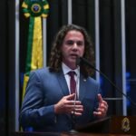 VÍDEO: Veneziano critica senadores de oposição ao governo Lula que querem barrar votação do fim da escala 6×1