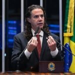 VÍDEO: Veneziano lembra Dia do Professor no Senado: “mesmo com a realidade tecnológica atual, o professor é insubstituível”