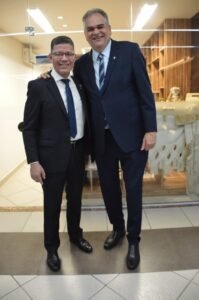 Comunicadores e autoridades de destaque nacional e estadual são homenageados em grande cerimônia da FENACOM na Paraíba 8