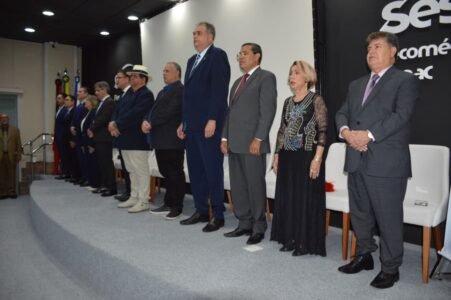 Comunicadores e autoridades de destaque nacional e estadual são homenageados em grande cerimônia da FENACOM na Paraíba 6