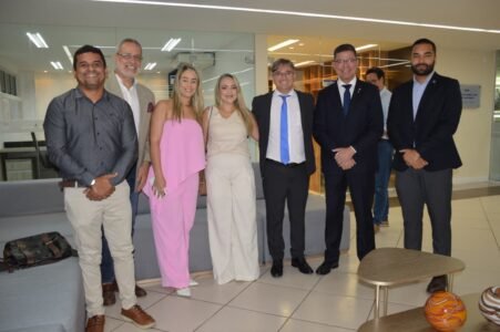 Comunicadores e autoridades de destaque nacional e estadual são homenageados em grande cerimônia da FENACOM na Paraíba 14