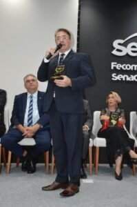 Comunicadores e autoridades de destaque nacional e estadual são homenageados em grande cerimônia da FENACOM na Paraíba 24