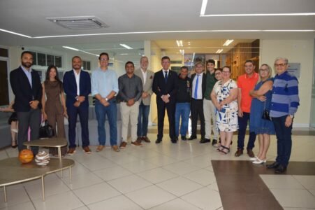 Comunicadores e autoridades de destaque nacional e estadual são homenageados em grande cerimônia da FENACOM na Paraíba 10